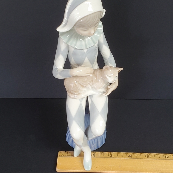 NAO by Lladró Figurine Harlequin with Cat Porcelain Figurine - Picture 12 of 12